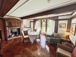 Dining room- click for photo gallery